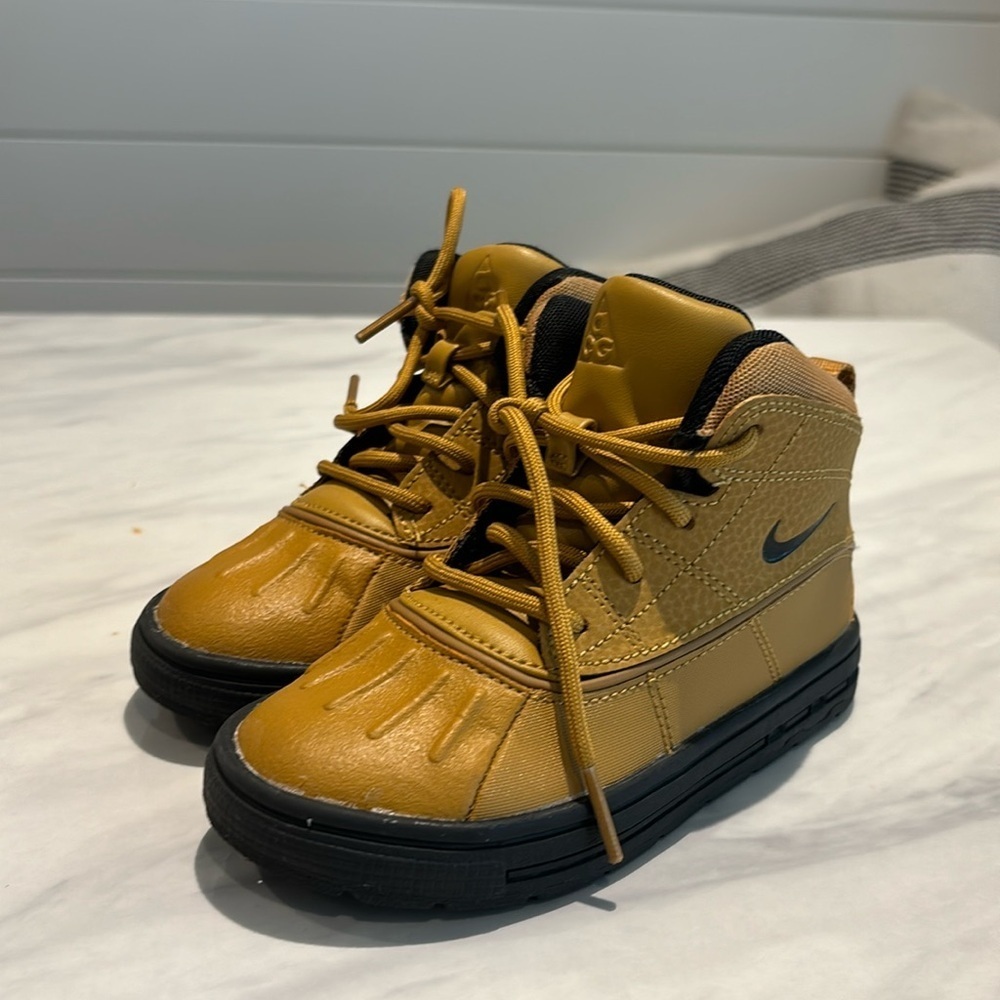 Nike Woodside 2 (9C) Boots
